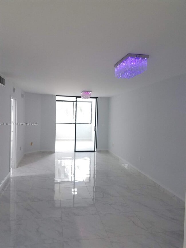 Building Photo - 6937 Bay Dr