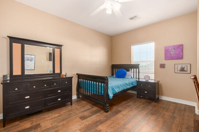 Building Photo - Beautiful 4 Bedroom Home on 1.25 ACRES in QUEEN CREEK!