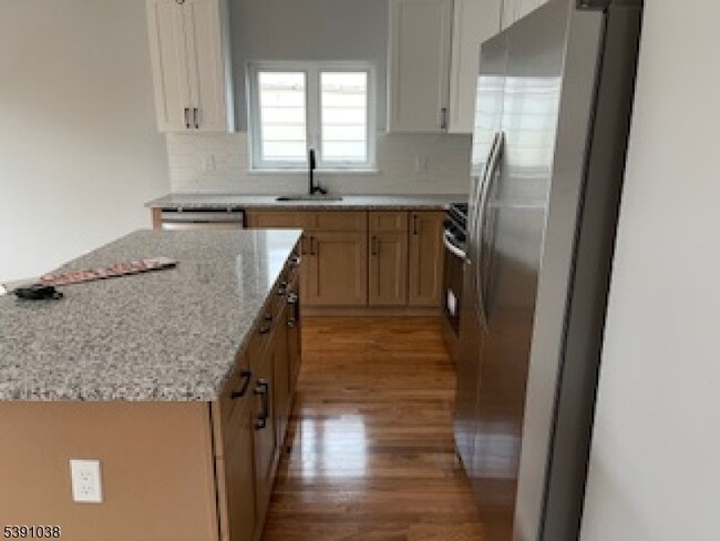 Building Photo - 595 597s18th