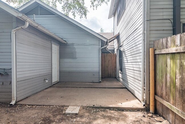 Building Photo - 2906 Jadewood Ct