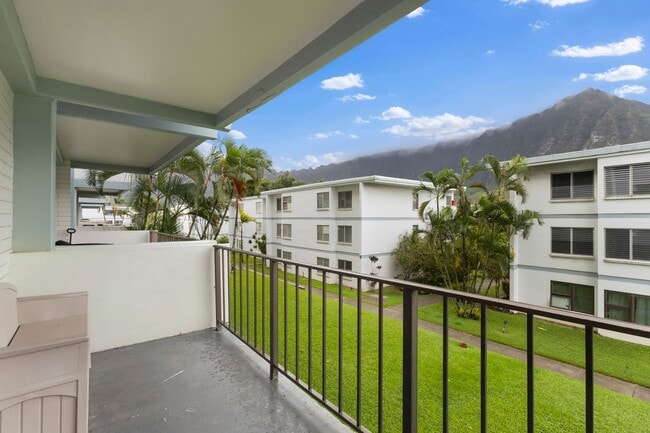 Building Photo - Updated 2-Bedroom Condo with Koolau Views in Prime Kaneohe Location
