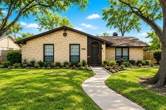 Building Photo - 2309 Richwood Dr