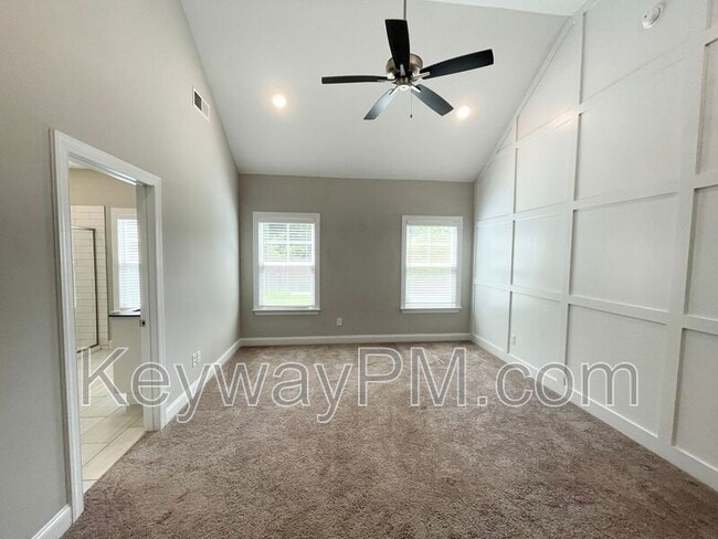 Building Photo - 410 Longford St