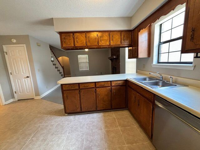 Building Photo - 645 Lilly Ln