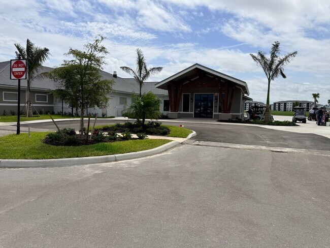 Building Photo - Beautifully Furnished Second-Floor Coach Home in the New Webb’s Reserve Golf & Country Club – Gol...