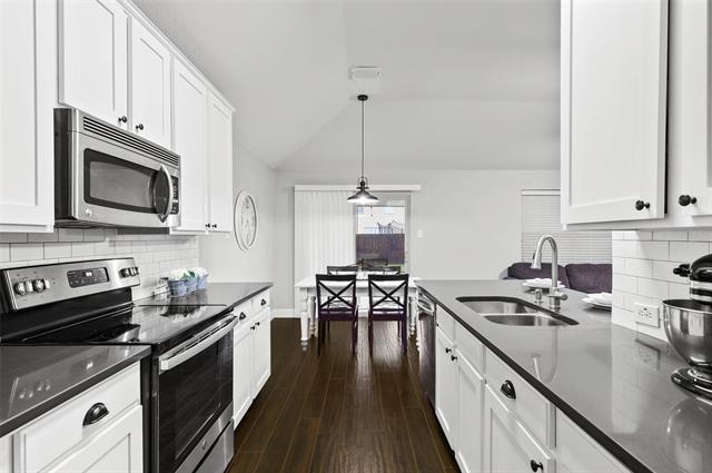 Building Photo - 1432 Castlegar Ln