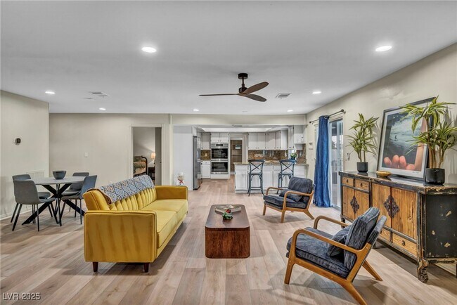 Building Photo - 1601 Eaton Dr