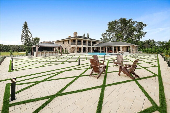 Building Photo - 3320 SW 121st Ave