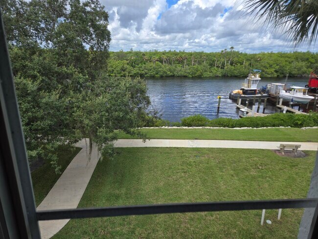 Primary Photo - 2512 SE Anchorage Cove