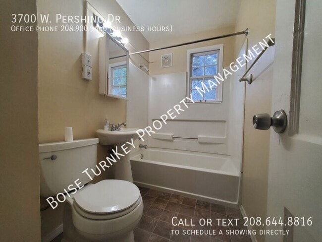 Building Photo - 3700 Pershing Dr