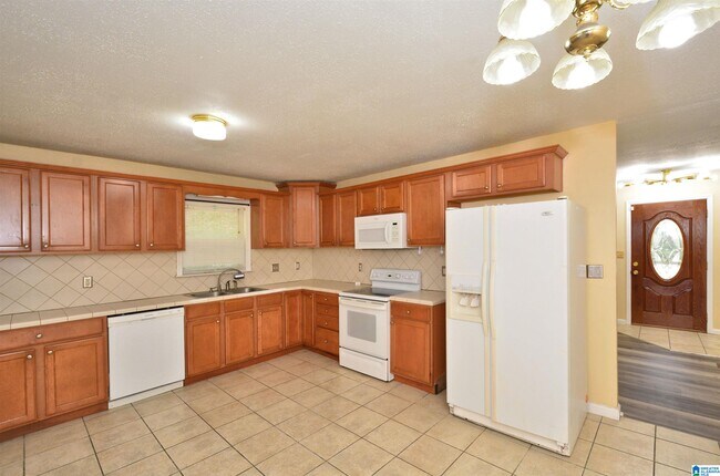 Building Photo - 1721 Maralyn Dr