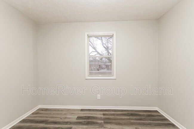 Building Photo - 2445 N Pasadena St
