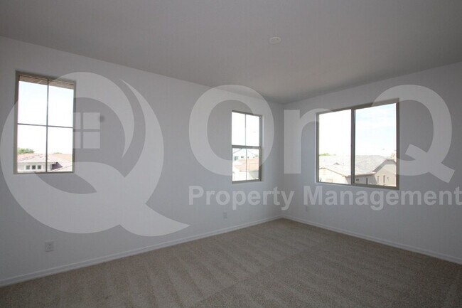 Building Photo - 8717 W Vista Ave