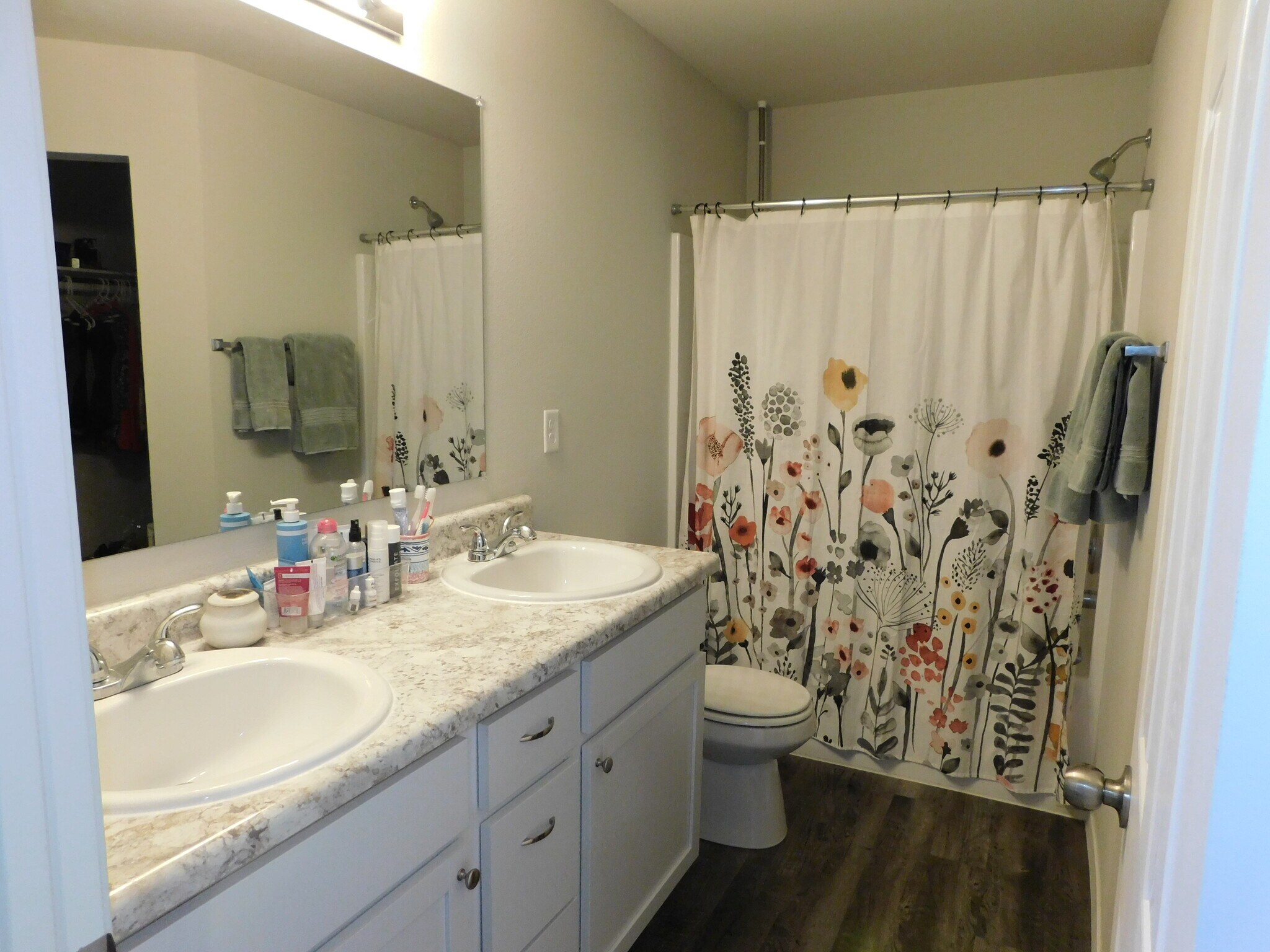 Double sinks in master bath - 4656 W Fairbanks Way