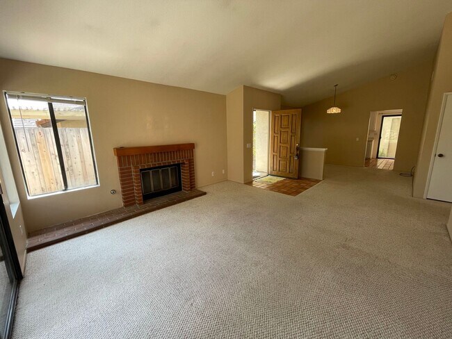 Building Photo - High Country West/Rancho Bernardo, Patio Home.  2/2, 1230 sq. ft..