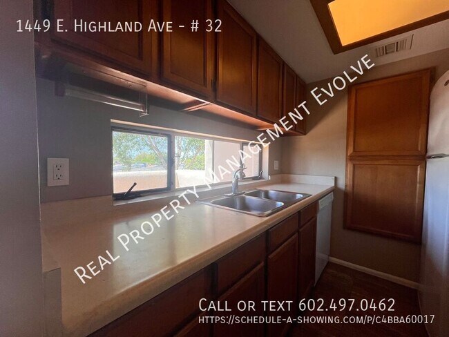 Building Photo - 1449 E Highland Ave