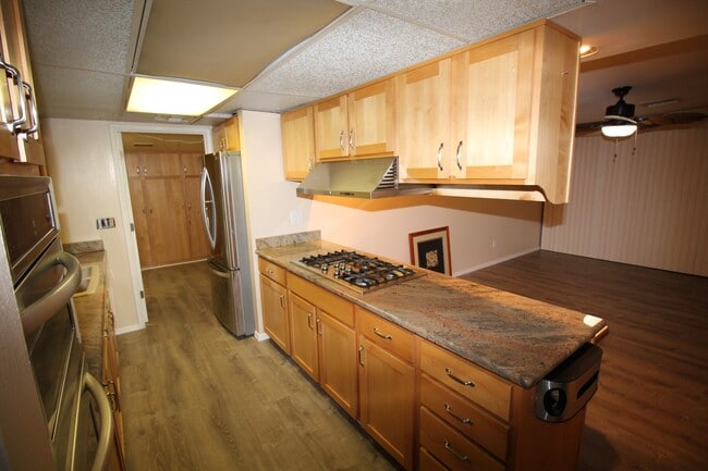 Building Photo - 7932 E Rosewood St