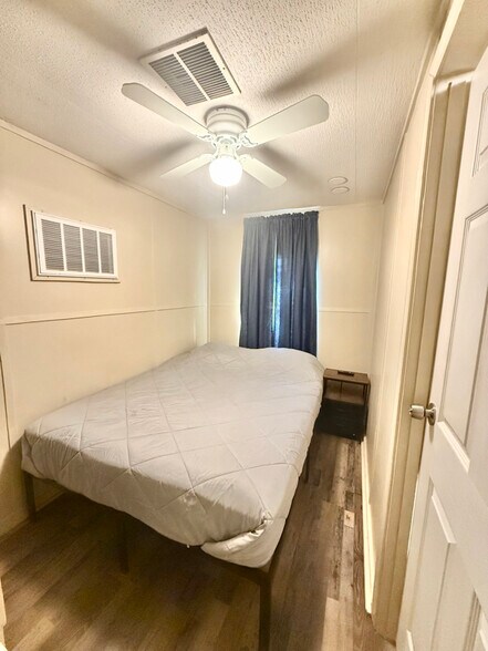 Building Photo - 3801 Pheasant St