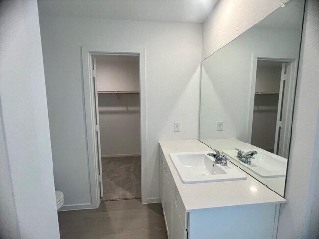 Building Photo - 16802 Great Highlands Dr