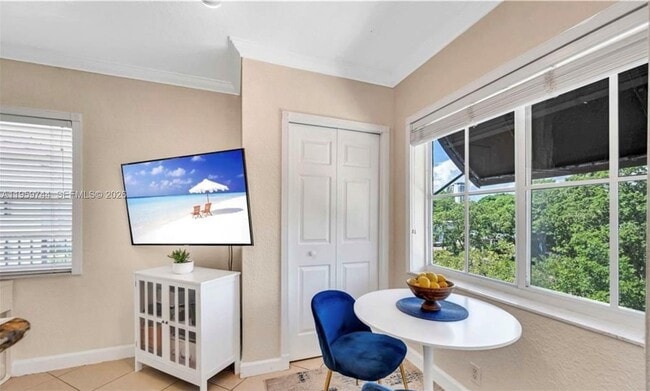 Building Photo - 924 SE 2nd St