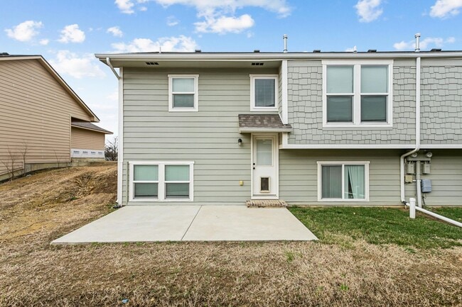 Building Photo - 331 N 127th St E