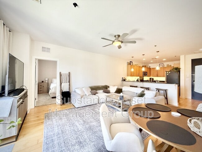 Building Photo - 444 N Central Ave