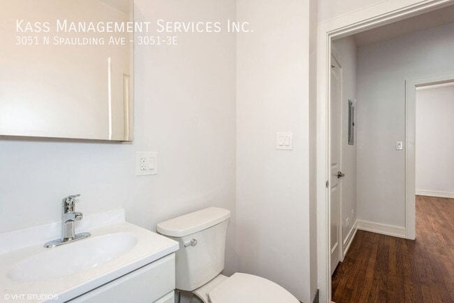 Building Photo - 3051 N Spaulding Ave