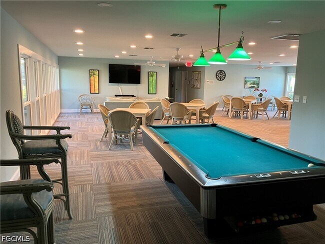 Building Photo - 4305 Island Cir