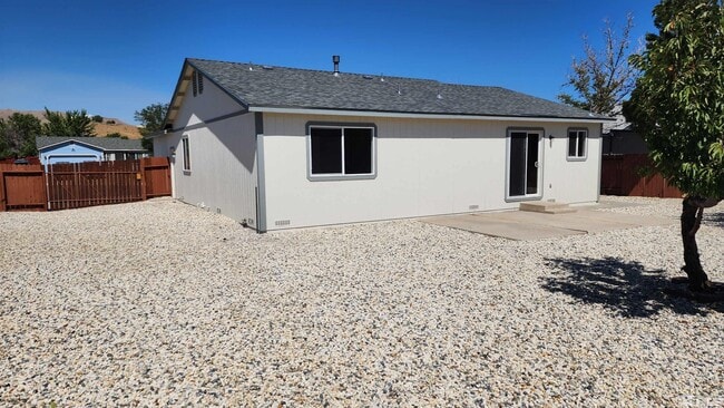 Building Photo - 5910 Poinsettia Ct