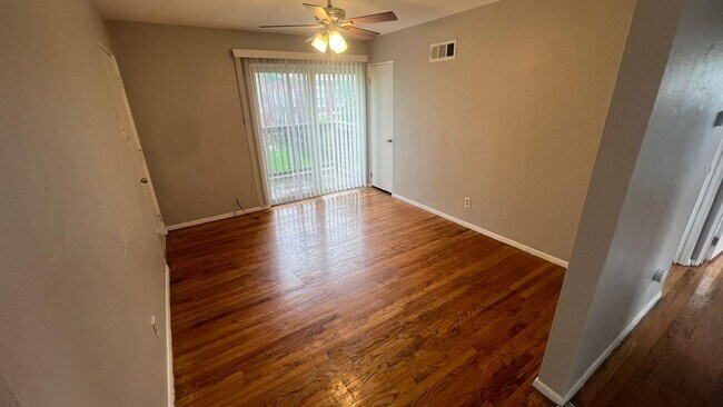 Building Photo - 5305 S Compton Ave