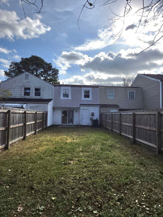 Building Photo - 5602 Banbury Ct