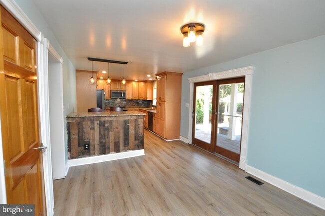 Building Photo - 154 Old Marlton Pike