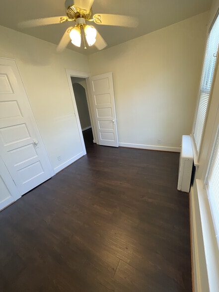 Building Photo - 121 N Hancock St