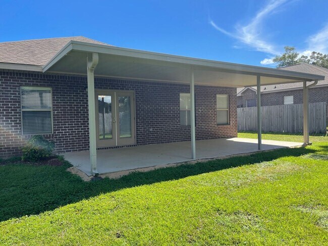 Building Photo - Milton - Rustic Ridge Estates - 3 bedroom,...