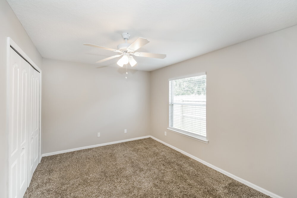 Building Photo - 1760 Glen Laurel Dr