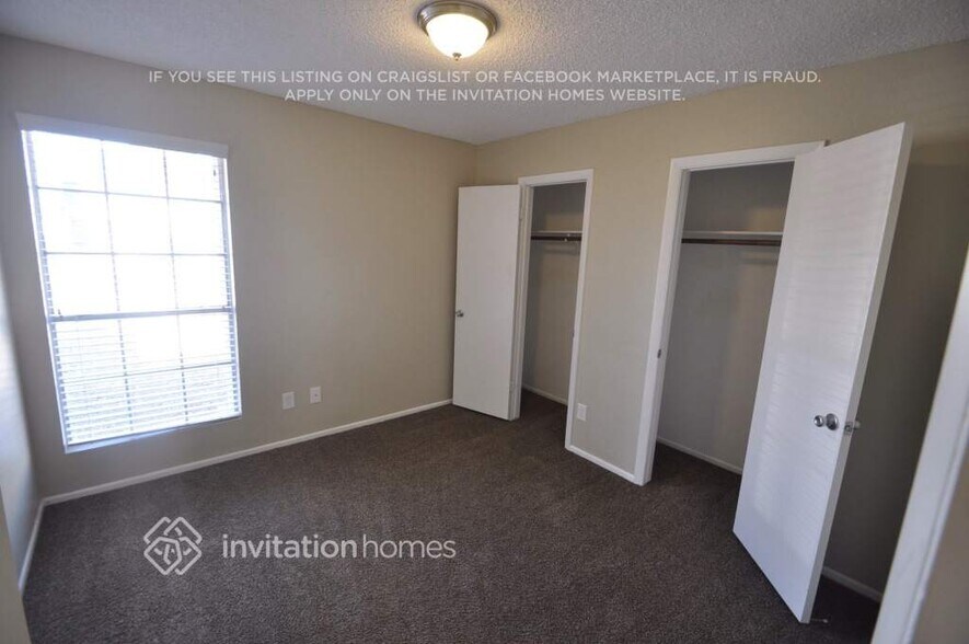 Building Photo - 8939 W Vogel Ave