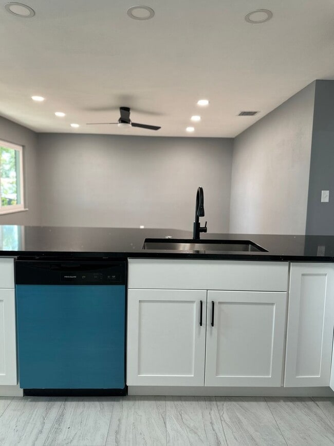 Building Photo - Completely Renovated Home
