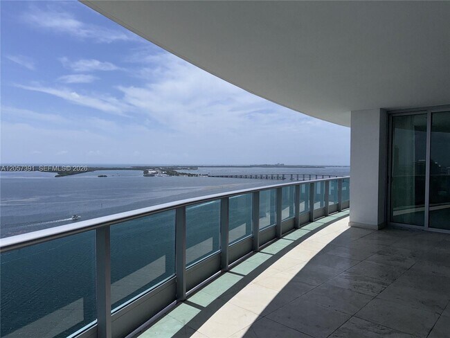 Building Photo - 1331 Brickell Bay Dr