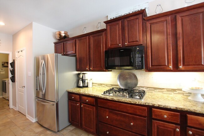 Building Photo - Lease Takeover Opportunity Available: Stun...
