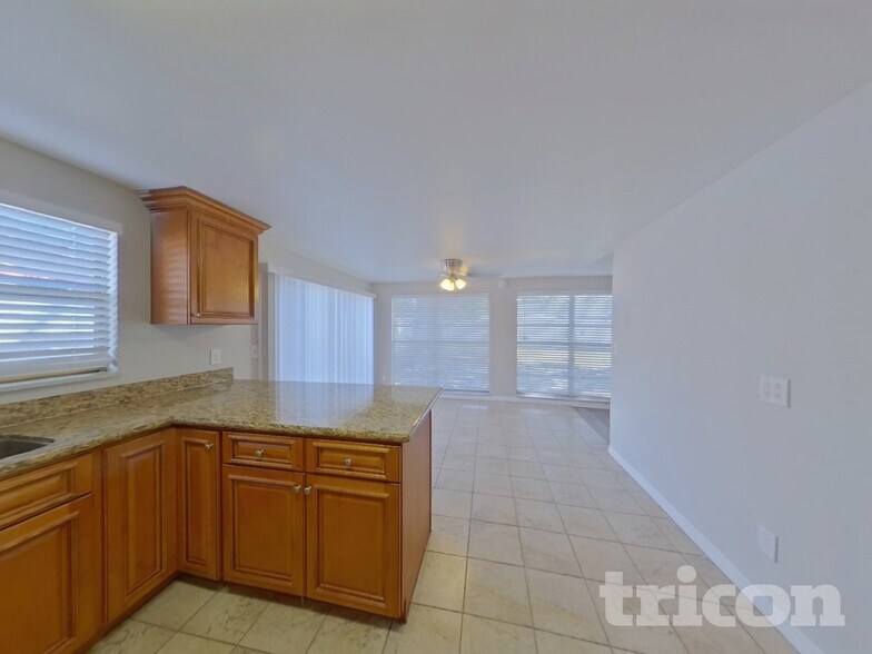 Building Photo - 6801 Wayside Ct