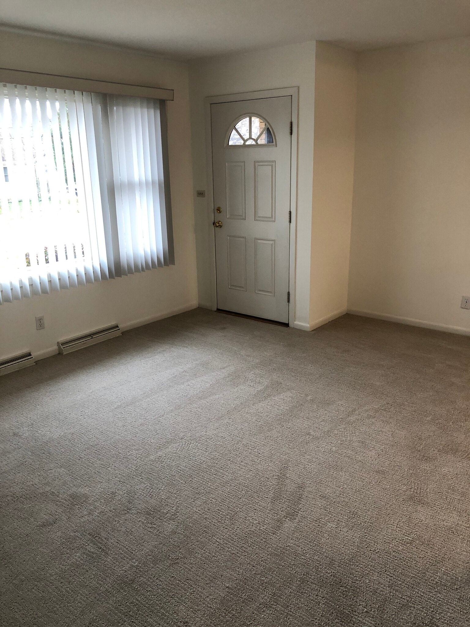 Living Room - 11722 Mill Street