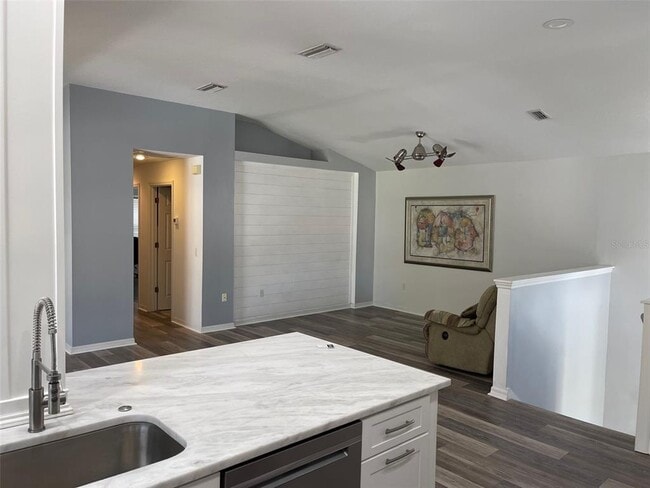 Building Photo - 6412 Rosefinch Ct