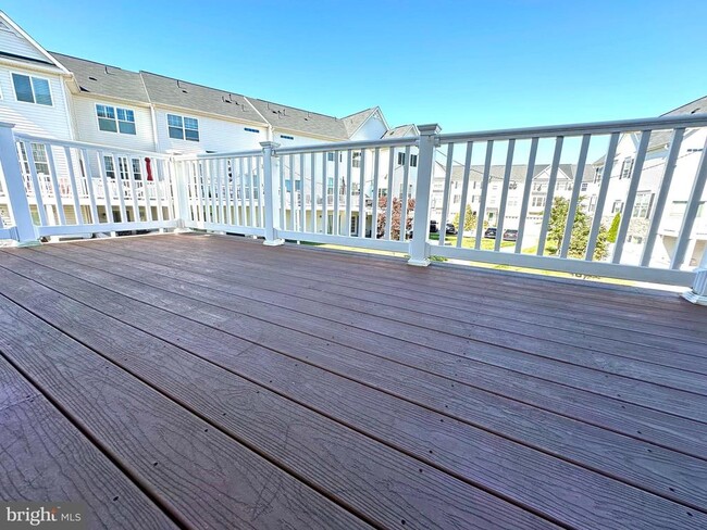 Building Photo - 200 Marina View Ct
