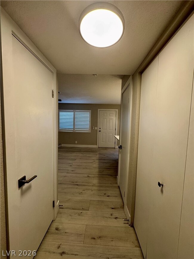 Building Photo - 1400 Oak Rock Dr