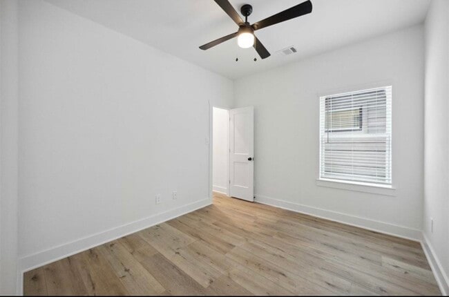 Building Photo - 8021 Cora St