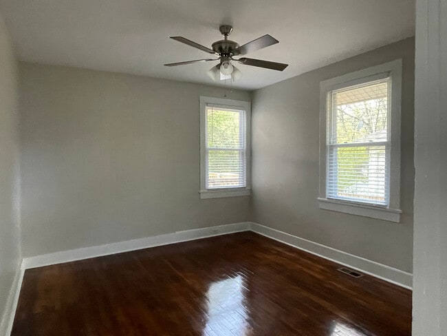 Building Photo - 5 Locust St NE