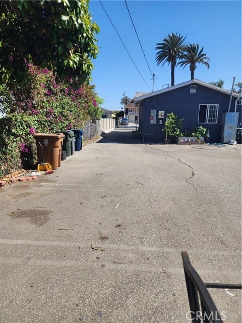 Building Photo - 1459 W 102nd St