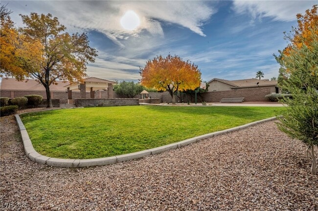 Building Photo - 921 San Bruno Ave