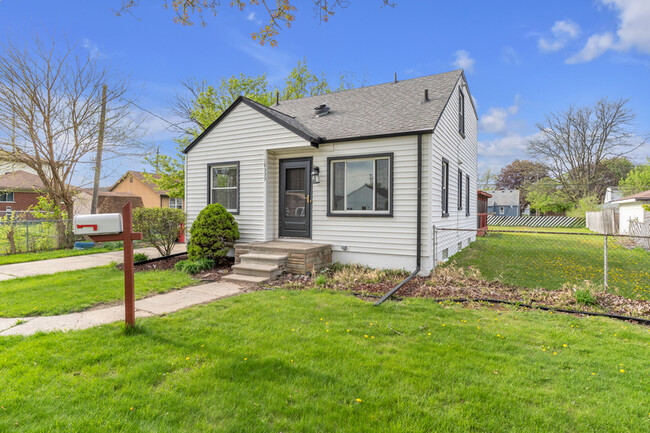 Building Photo - 18333 Beechwood St