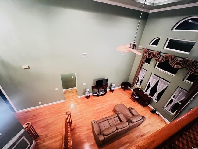 Building Photo - 584 Summerhill Dr